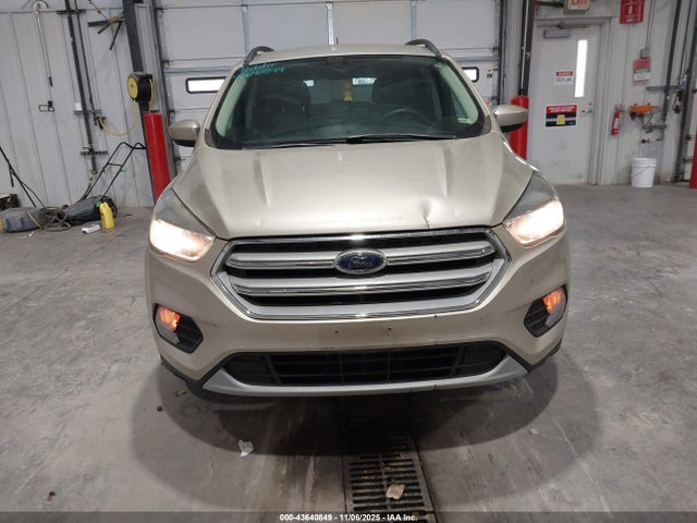 43640849 :رقم المزاد ، 1FMCU0GD4JUB09545 vin ، 2018 Ford Escape Se مزاد بيع