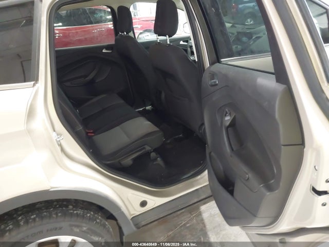 43640849 :رقم المزاد ، 1FMCU0GD4JUB09545 vin ، 2018 Ford Escape Se مزاد بيع