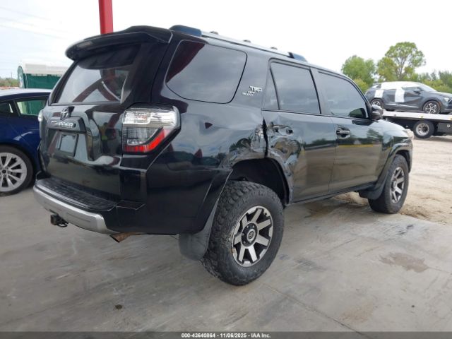 2018 TOYOTA 4RUNNER JTEBU5JR6J5515673 Photo 3