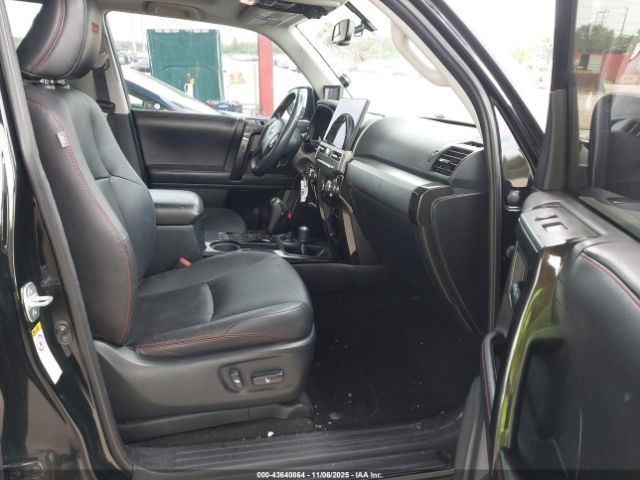 2018 TOYOTA 4RUNNER JTEBU5JR6J5515673 Photo 4