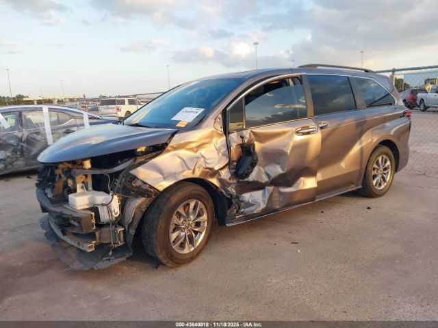 2021 TOYOTA SIENNA 5TDYRKEC4MS004790 Photo 1