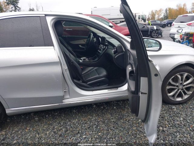 2016 MERCEDES-BENZ C 300 55SWF4KB9GU103314 Photo 4
