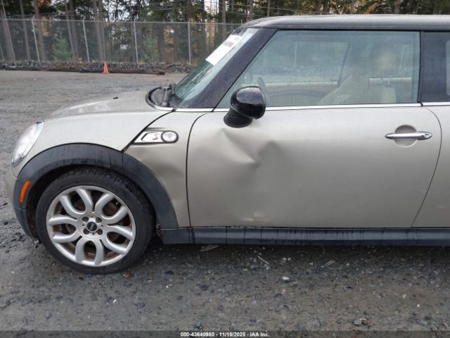 2010 MINI COOPER S WMWMF7C53ATX45872 Photo 5