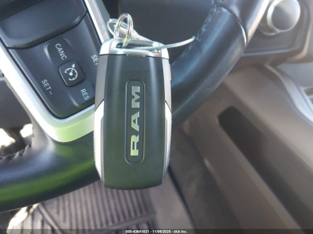 2022 RAM 1500 1C6RREFT8NN147860 Photo 10