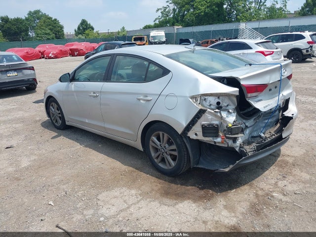 Продажа на аукционе авто 2018 Hyundai Elantra Sel, vin: 5NPD84LF5JH312921, номер лота: 43641085