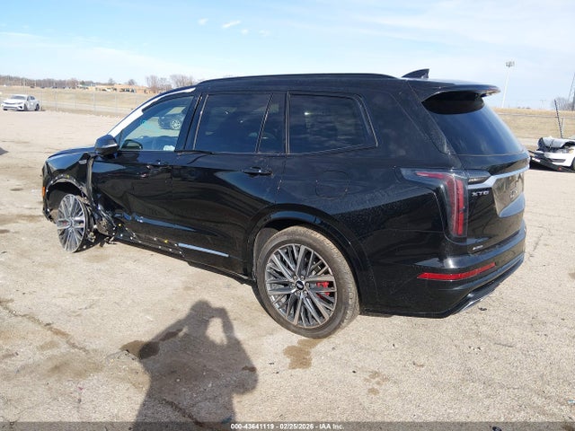 2023 CADILLAC XT6 1GYKPGRS8PZ133395 Photo 2