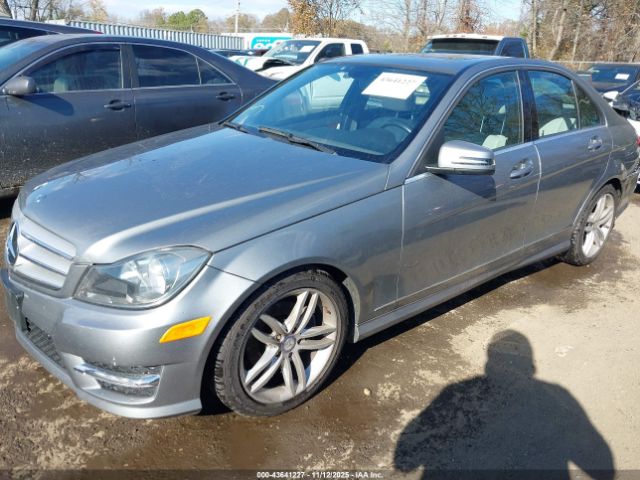 2012 MERCEDES-BENZ C 300 WDDGF8BB4CR239180 Photo 1