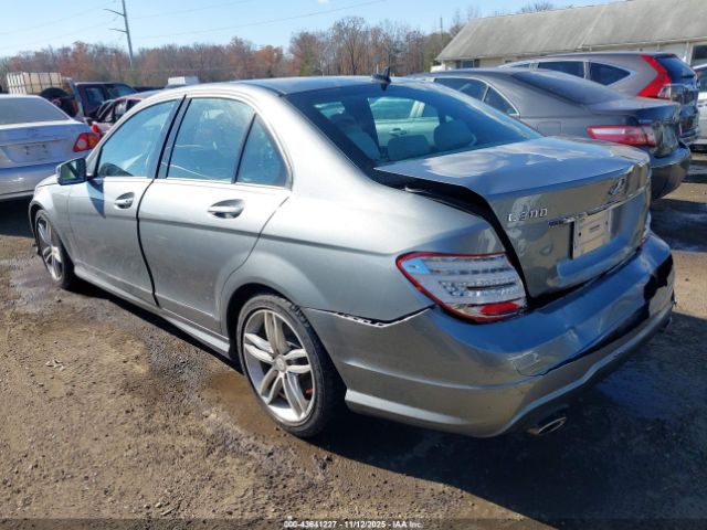 2012 MERCEDES-BENZ C 300 WDDGF8BB4CR239180 Photo 2