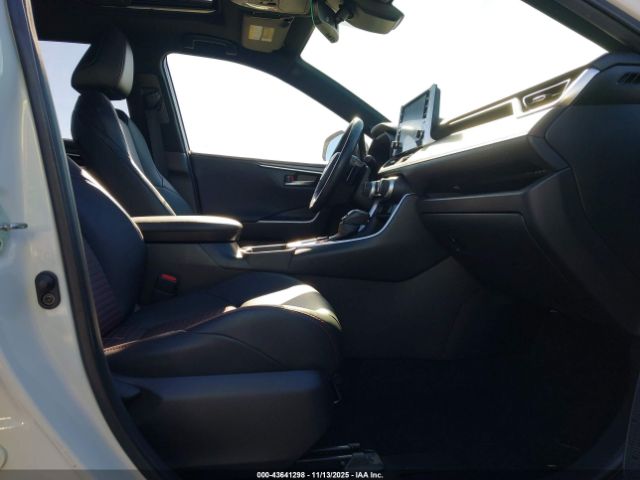 2022 TOYOTA RAV4 PRIME JTMEB3FV0ND086320 Photo 4