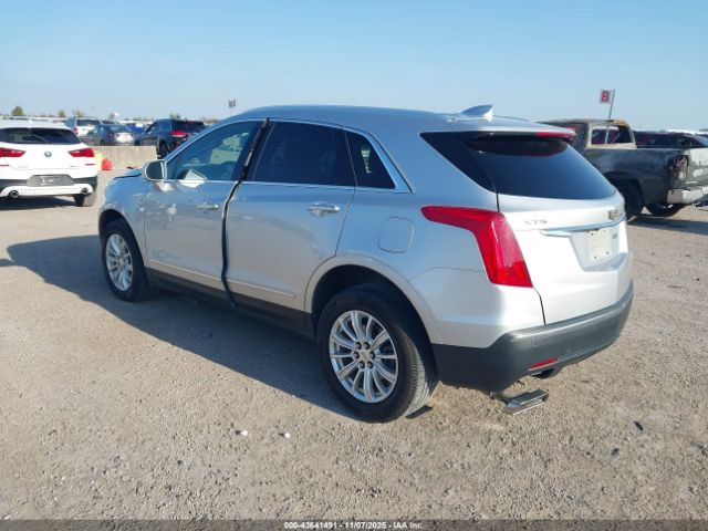 2018 CADILLAC XT5 1GYKNARS2JZ107403 Photo 2