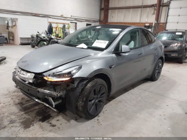 2025 TESLA MODEL Y 7SAYGAEE6SF265117 Photo 1