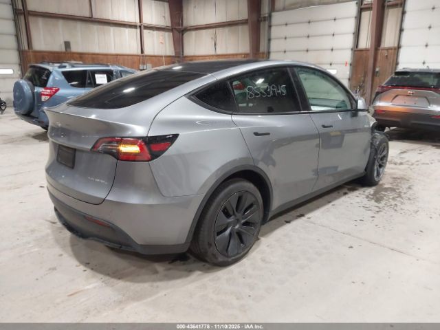 2025 TESLA MODEL Y 7SAYGAEE6SF265117 Photo 3