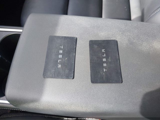2021 TESLA MODEL Y 5YJYGDEE8MF264472 Photo 10