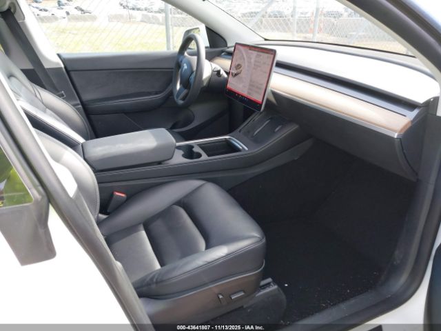 2021 TESLA MODEL Y 5YJYGDEE8MF264472 Photo 4