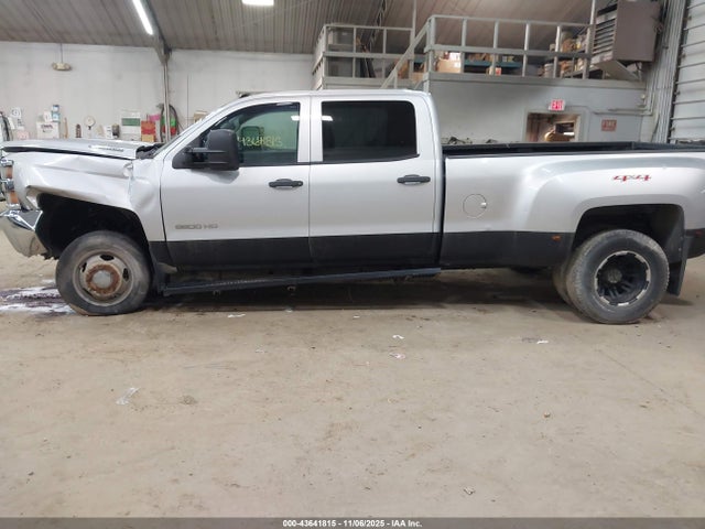 Продаж на аукціоні авто 2015 Chevrolet Silverado 3500hd Wt, vin: 1GC4KYC8OFF172790, номер лоту: 43641815