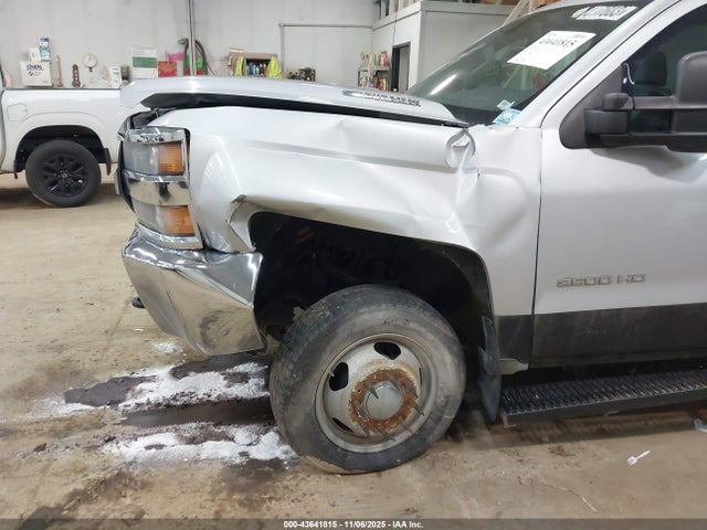 Продаж на аукціоні авто 2015 Chevrolet Silverado 3500hd Wt, vin: 1GC4KYC8OFF172790, номер лоту: 43641815