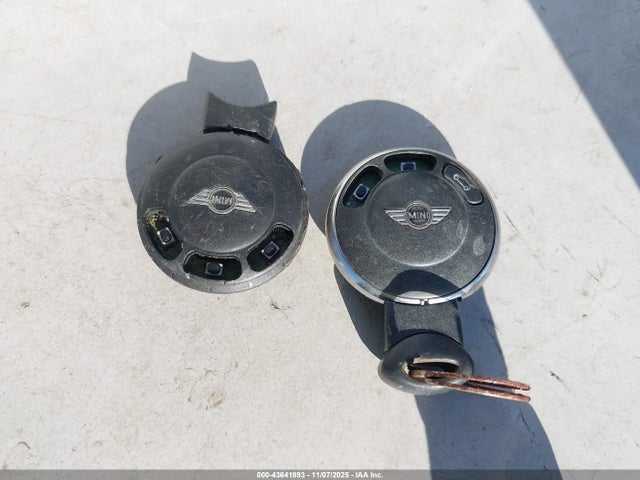 2007 MINI COOPER S WMWMF73537TL84779 Photo 10
