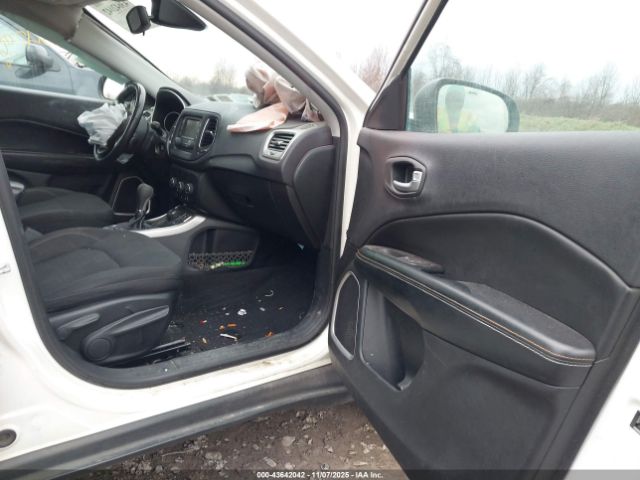 2018 JEEP COMPASS 3C4NJDAB8JT150940 Photo 4