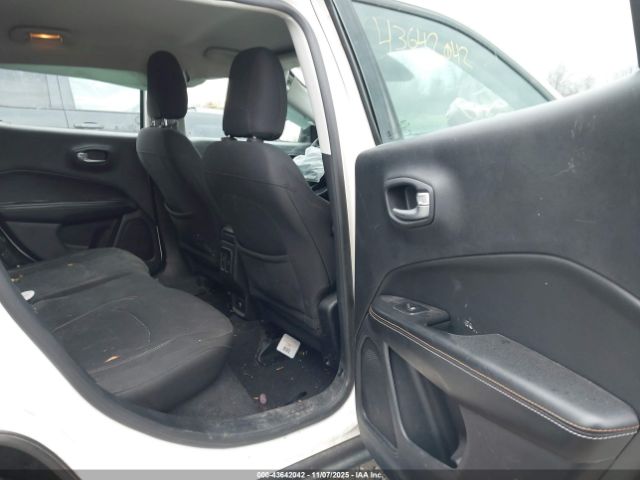 2018 JEEP COMPASS 3C4NJDAB8JT150940 Photo 7