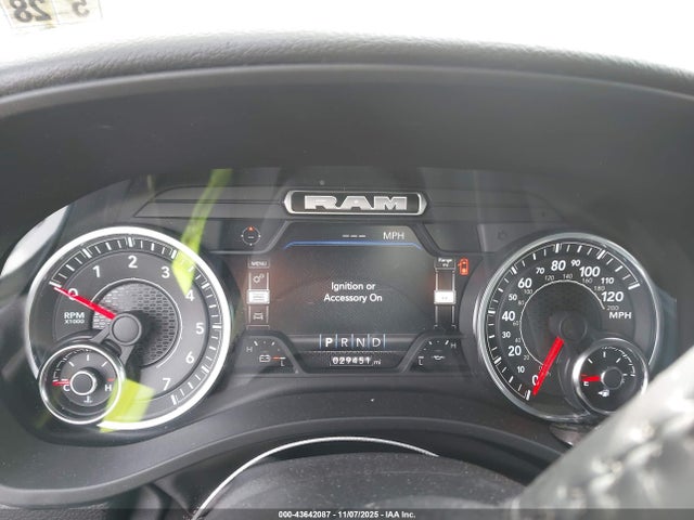 43642087 :رقم المزاد ، 1C6RRFFG5PN584081 vin ، 2023 Ram 1500 Big Horn  4x4 5'7 Box مزاد بيع