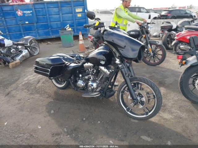 2014 HARLEY-DAVIDSON FLHX 1HD1KBM17EB612560