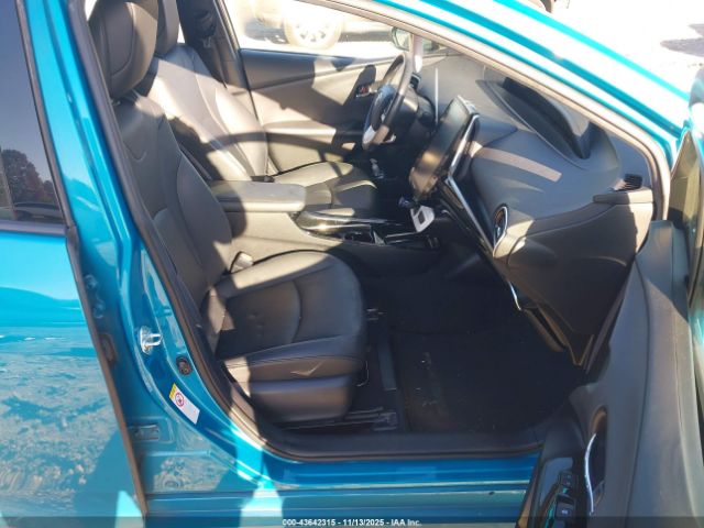 2017 TOYOTA PRIUS PRIME JTDKARFP7H3044490 Photo 4