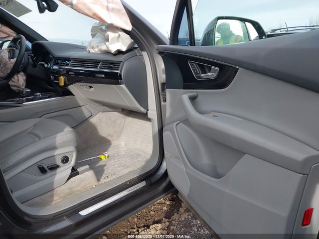 2019 AUDI Q7 WA1VAAF72KD016557 Photo 4