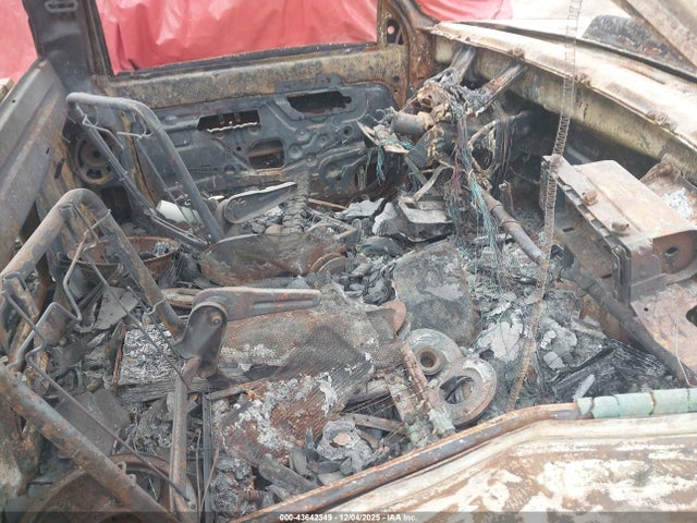 43642349 :رقم المزاد ، 1GTEC14M2WZ522715 vin ، 1998 Gmc Sierra 1500 Sl Sportside مزاد بيع