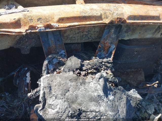 43642349 :رقم المزاد ، 1GTEC14M2WZ522715 vin ، 1998 Gmc Sierra 1500 Sl Sportside مزاد بيع