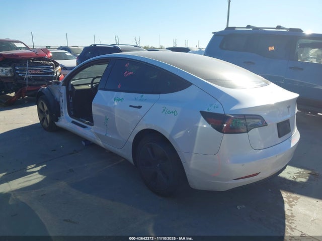 2021 TESLA MODEL 3 5YJ3E1EA8MF985581 Photo 2