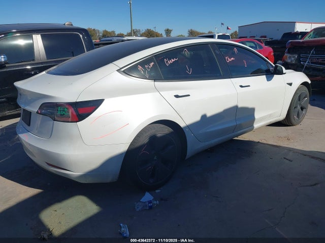 2021 TESLA MODEL 3 5YJ3E1EA8MF985581 Photo 3