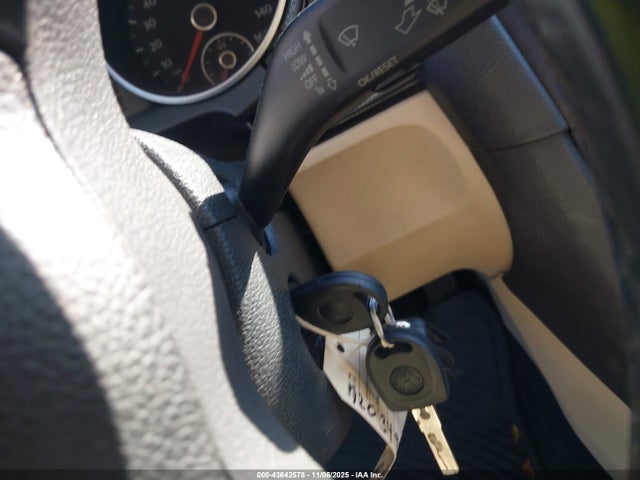 Продажа на аукционе авто 2010 Volkswagen Jetta Se, vin: 3VWPZ7AJ6AM622358, номер лота: 43642578