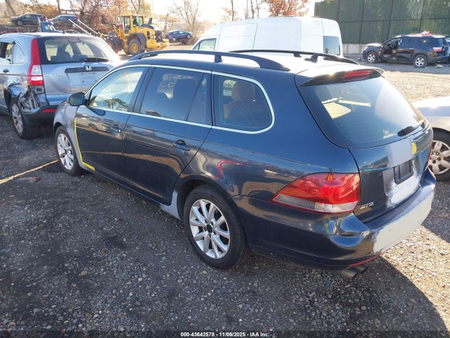 Продажа на аукционе авто 2010 Volkswagen Jetta Se, vin: 3VWPZ7AJ6AM622358, номер лота: 43642578