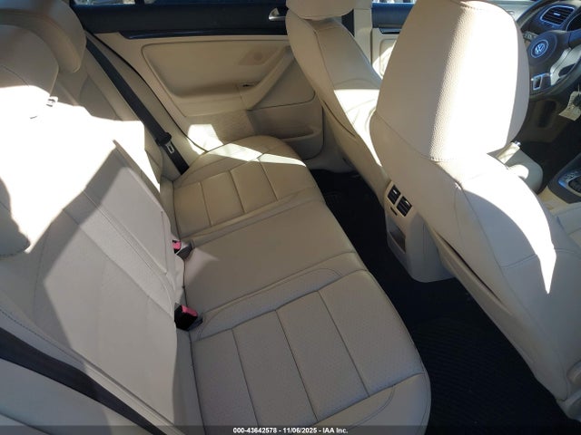 Продажа на аукционе авто 2010 Volkswagen Jetta Se, vin: 3VWPZ7AJ6AM622358, номер лота: 43642578