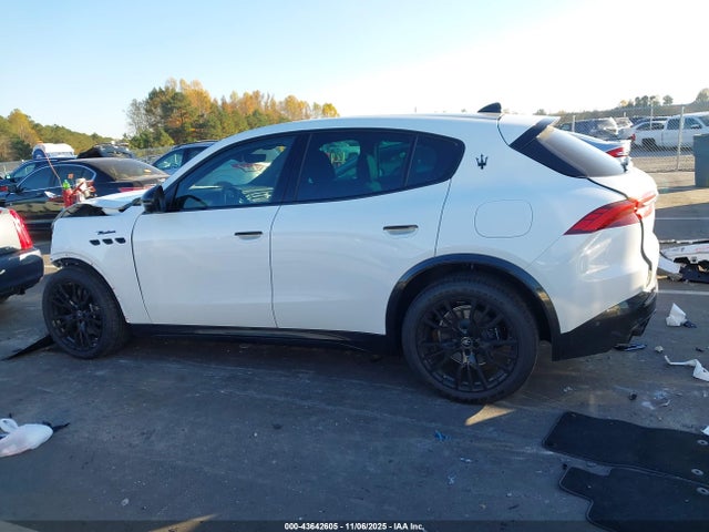 Maserati Grecale Modena 2025 ZN6PMDBA9S7461190 Image 15