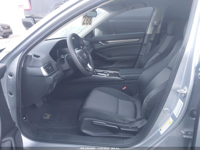 1HGCV1F17JA265077 Honda ACCORD LX