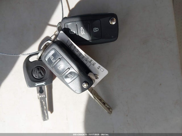 2015 VOLKSWAGEN EOS WVWBW8AH3FV000421 Photo 10