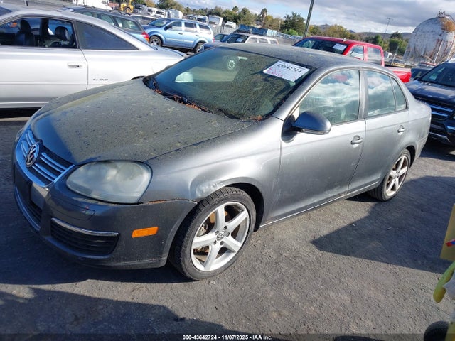 2010 VOLKSWAGEN JETTA 3VWRZ7AJXAM150738 Photo 1
