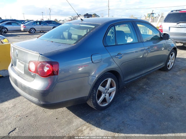 2010 VOLKSWAGEN JETTA 3VWRZ7AJXAM150738 Photo 3