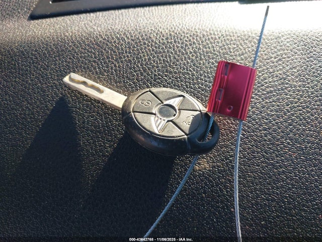 2006 MINI COOPER S WMWRH33516TF87390 Photo 10