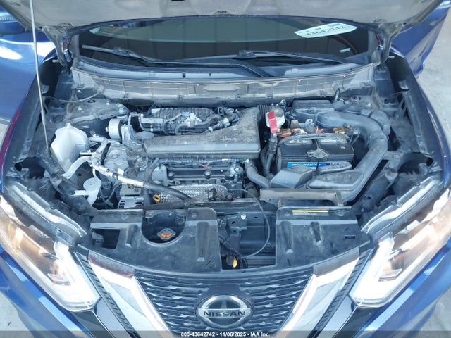 5N1AT2MT4JC706945 Nissan ROGUE SV