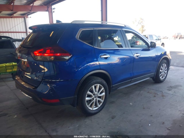 5N1AT2MT4JC706945 Nissan ROGUE SV