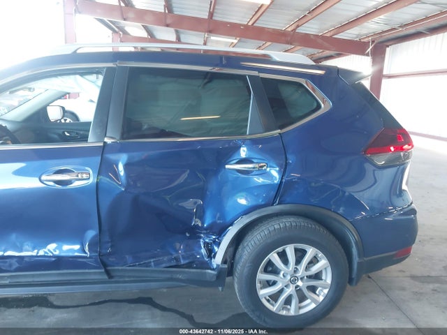 5N1AT2MT4JC706945 Nissan ROGUE SV