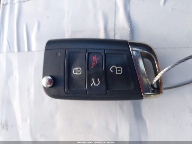 2017 VOLKSWAGEN GOLF GTI 3VW447AUXHM012534 Photo 10