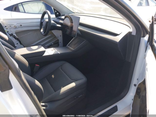 2026 TESLA MODEL Y 7SAYGDEEXTF377485 Photo 4