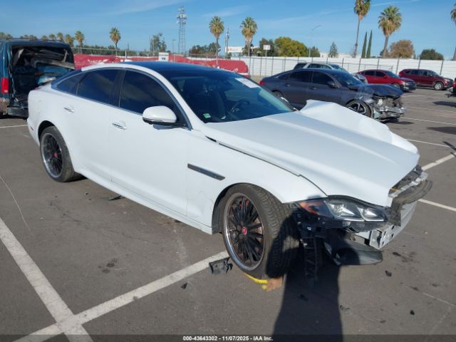 2016 JAGUAR XJ SAJWA1CE6GMV94084