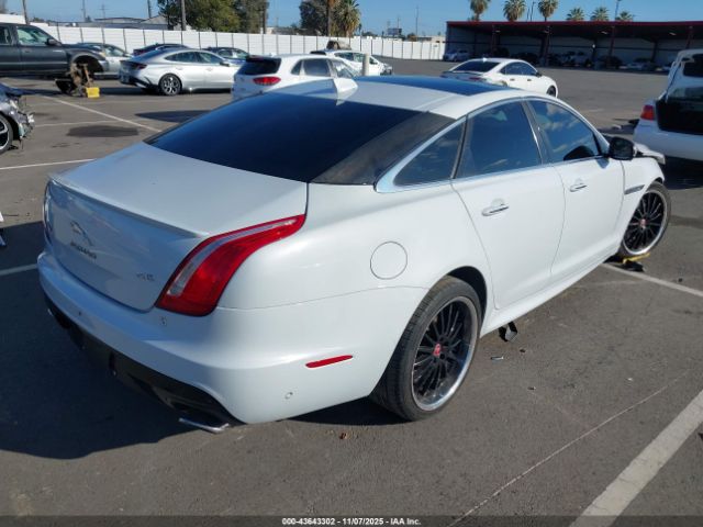 2016 JAGUAR XJ SAJWA1CE6GMV94084 Photo 3