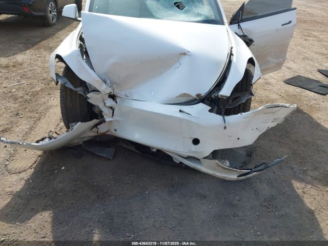 2021 TESLA MODEL Y 5YJYGDEF3MF197126 Photo 9