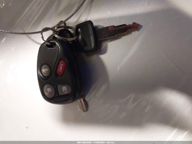 2005 Cadillac Deville Standard მანქანა იყიდება აუქციონზე, vin: 1G6KD54Y45U196652, აუქციონის ნომერი: 43643435