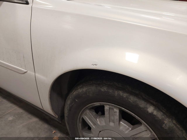 2005 Cadillac Deville Standard მანქანა იყიდება აუქციონზე, vin: 1G6KD54Y45U196652, აუქციონის ნომერი: 43643435
